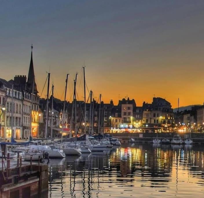 Apartament Bienvenue Chez Vous Honfleur Zewnętrze zdjęcie